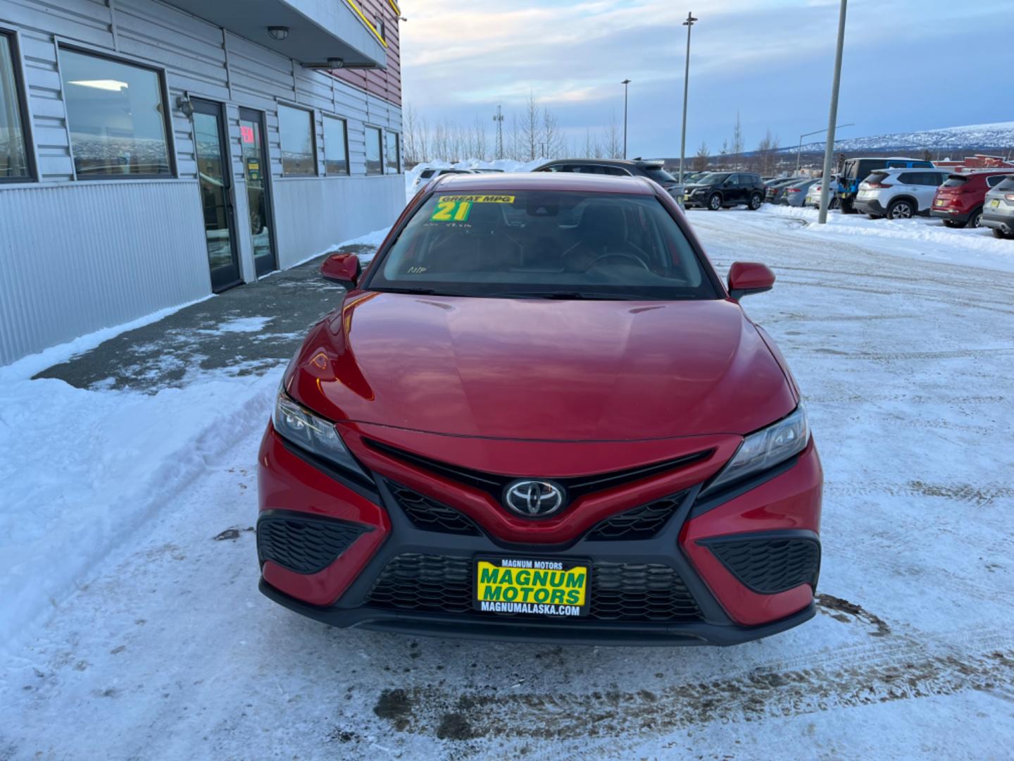 2021 RED /black leather TOYOTA CAMRY SE (4T1G11AK2MU) with an 2.5L engine, Automatic transmission, located at 1960 Industrial Drive, Wasilla, 99654, (907) 274-2277, 61.573475, -149.400146 - Photo#6